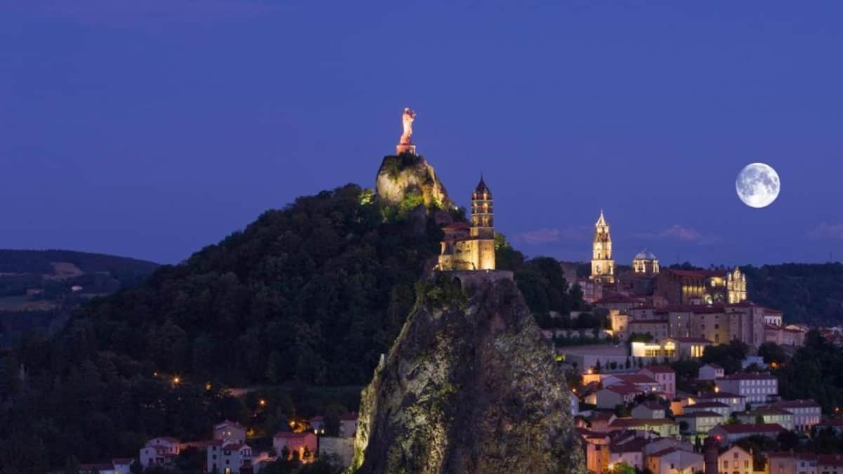 Le Puy-en-Velay Bel Appartement Au Coeur Du Puy En Velay מראה חיצוני תמונה